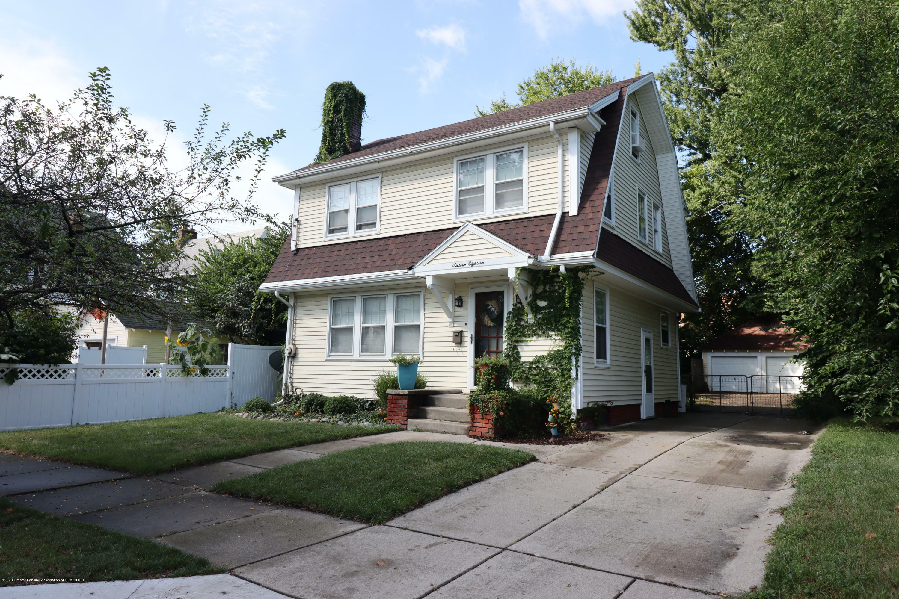 Property Photo:  1618 Stirling Avenue  MI 48910 