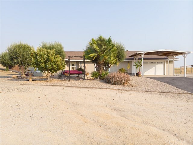 Property Photo:  5923 Sweetie Lane  CA 93451 