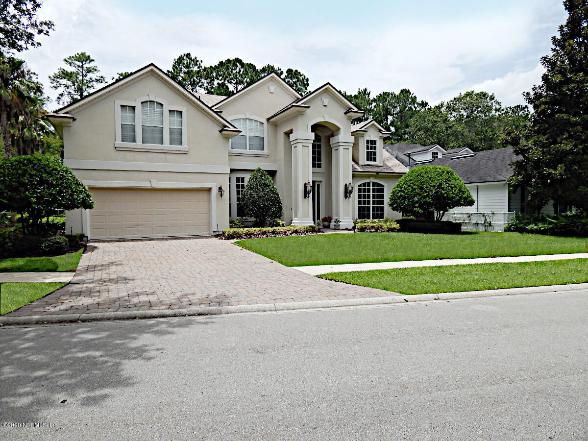 Property Photo:  221 Oak Common Avenue  FL 32095 