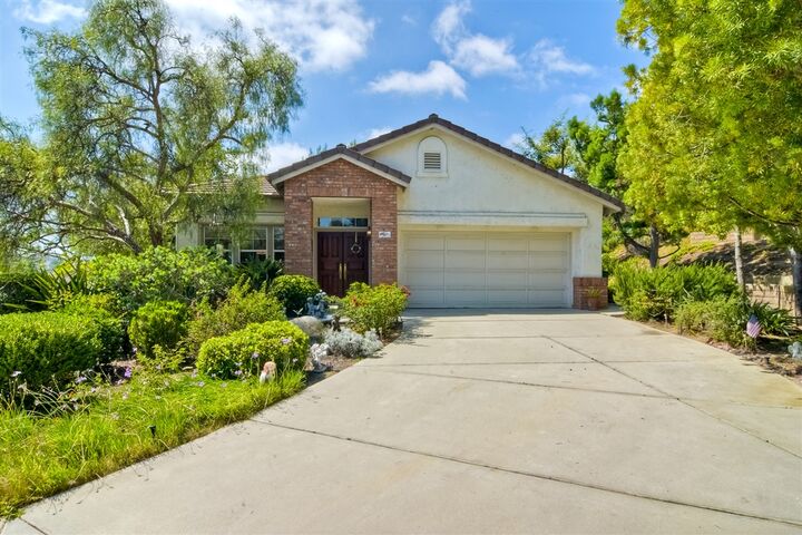 2832 Vista Mariana  Carlsbad CA 92009 photo