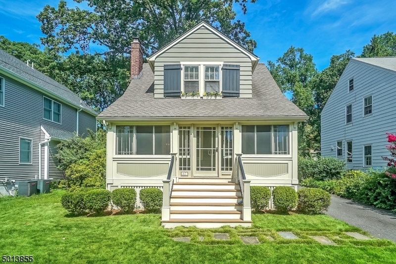 Property Photo:  67 Laurel Dr  NJ 07974 