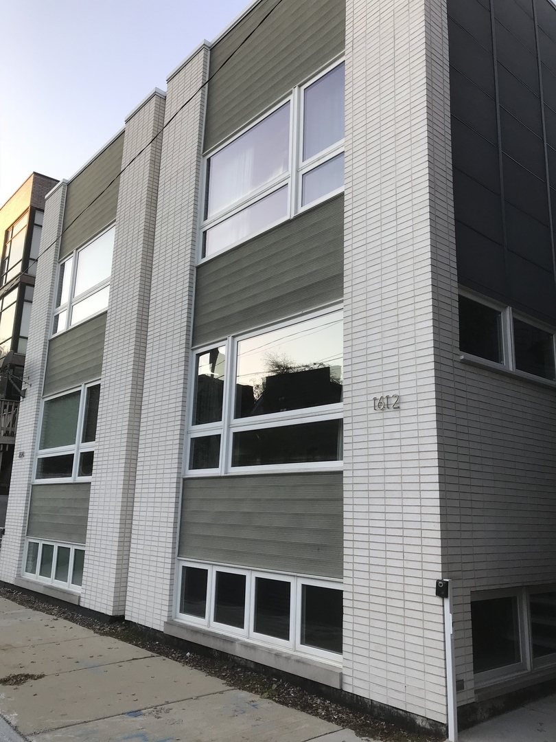 Property Photo: 1612 West Ontario Street IL 60622
