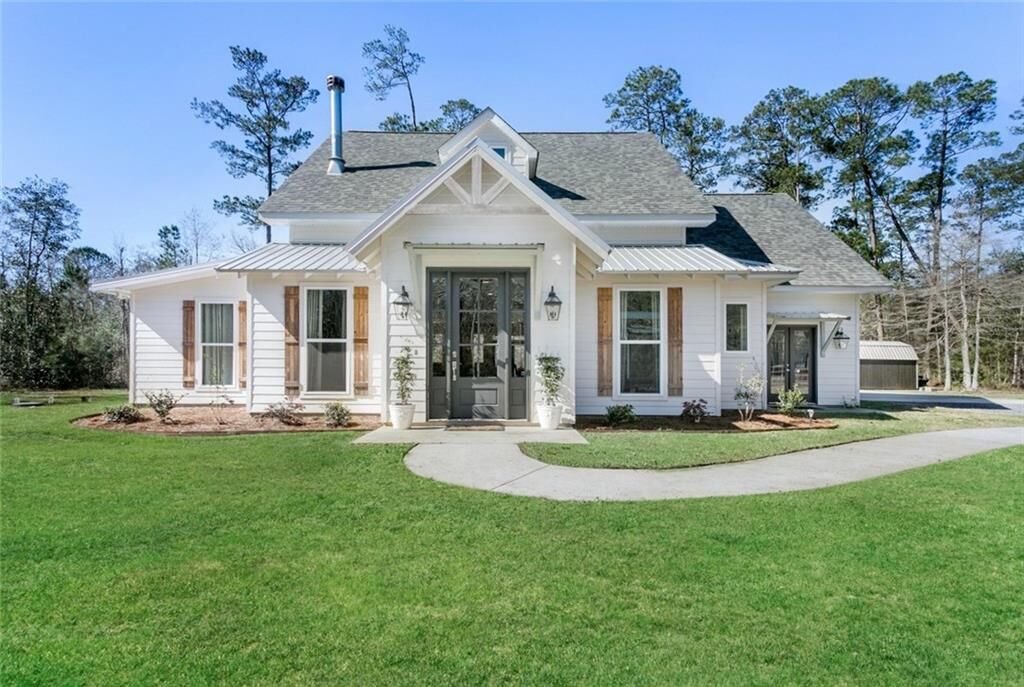 Property Photo: 62103 Robert Road LA 70452