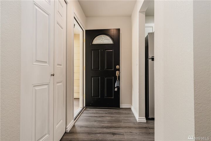 Property Photo:  14602 NE 51st Place D5  WA 98007 