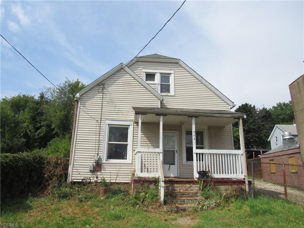 Property Photo: 1944 Manchester Road OH 44314