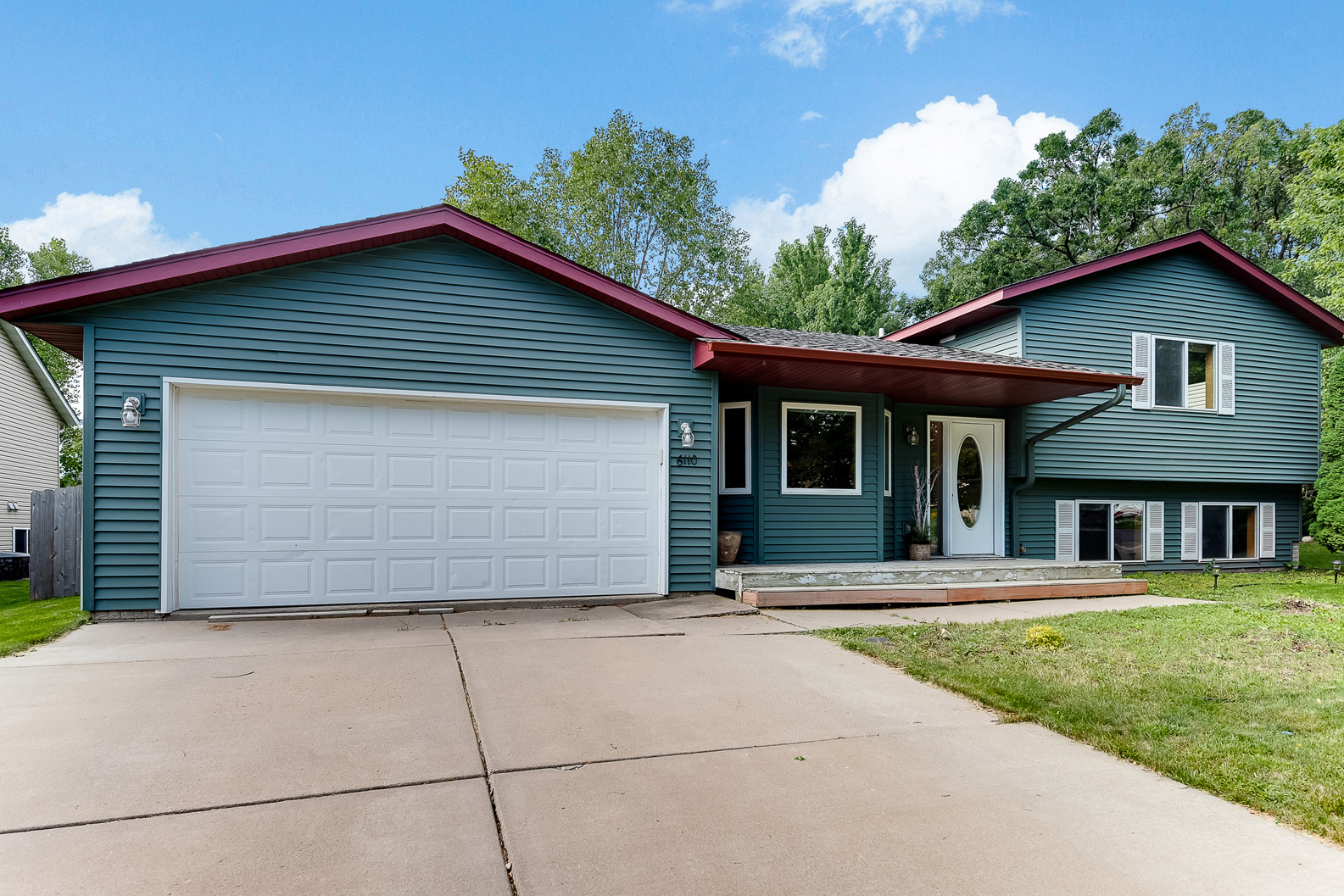 Property Photo:  6110 Deer Street  MN 55362 