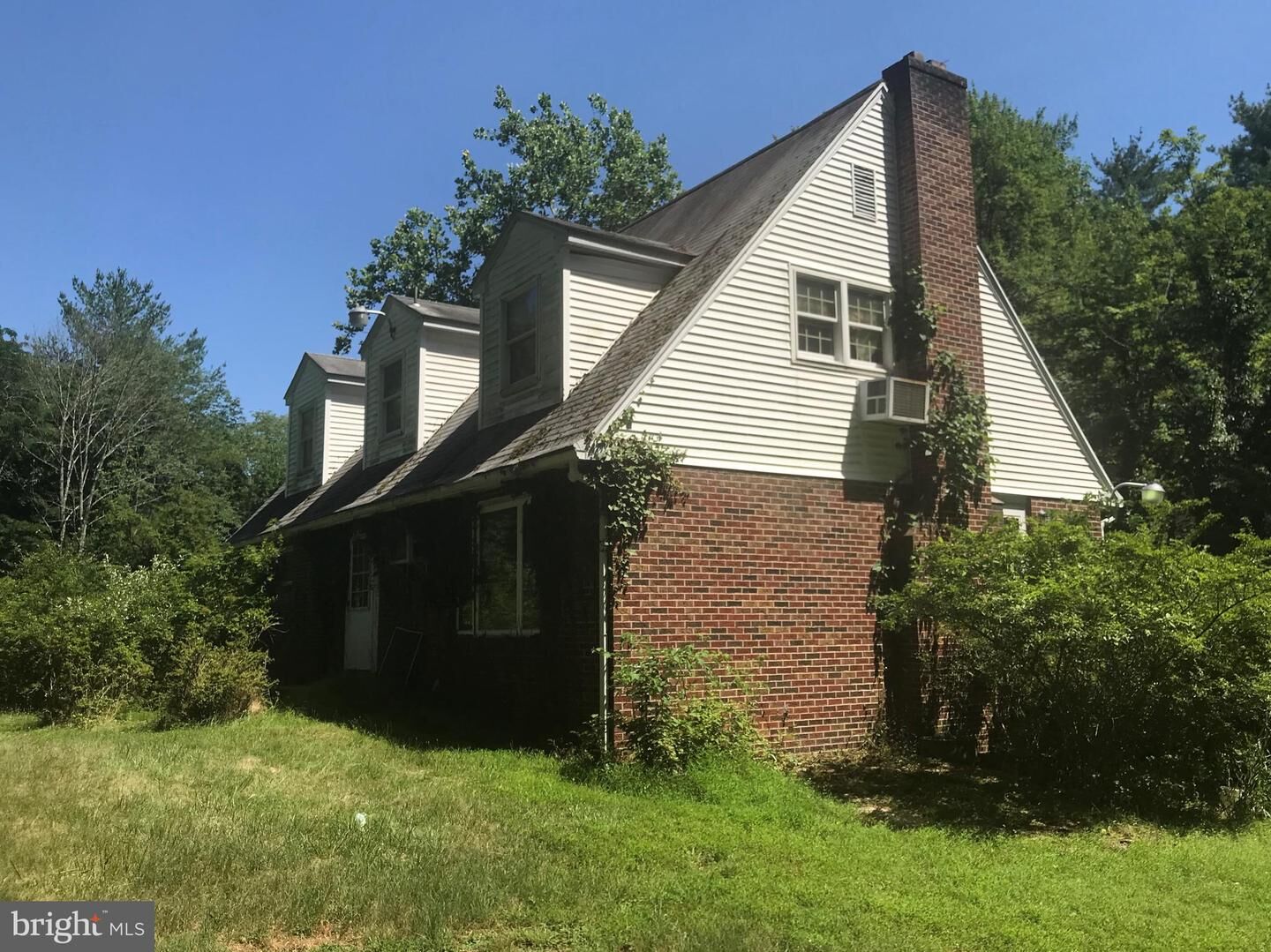 Property Photo: 160 White Pine Way PA 19438