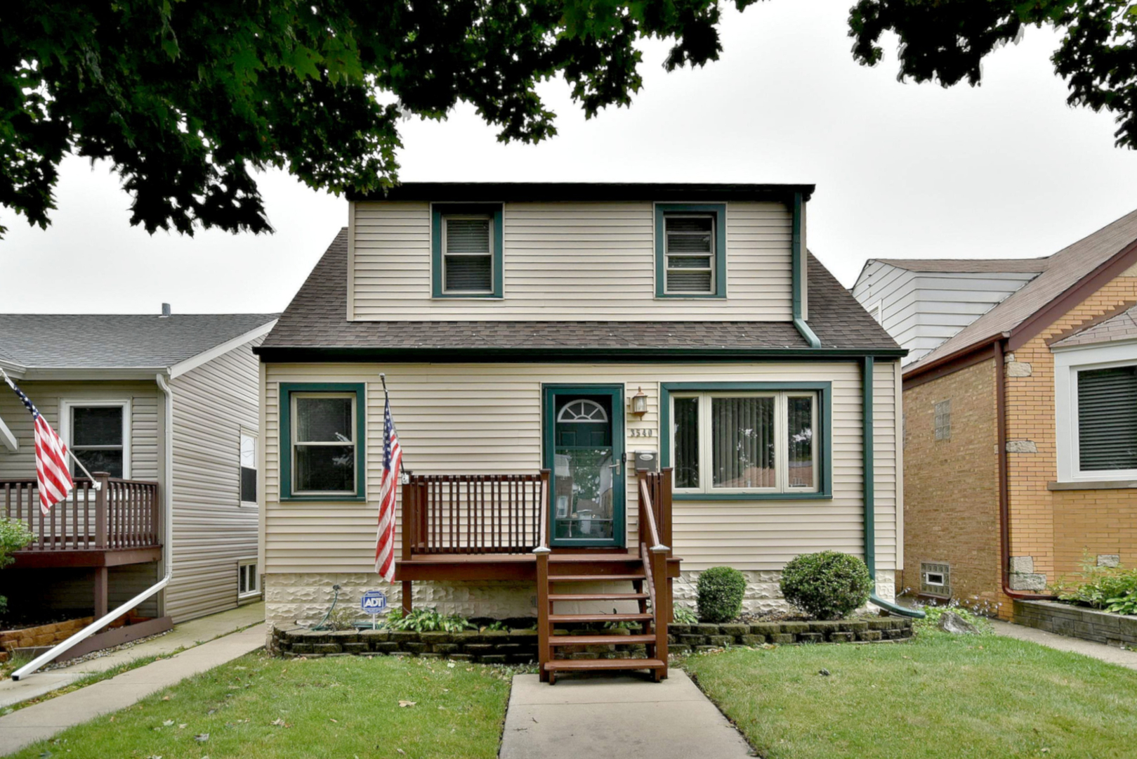 Property Photo: 3540 North Oriole Avenue IL 60634