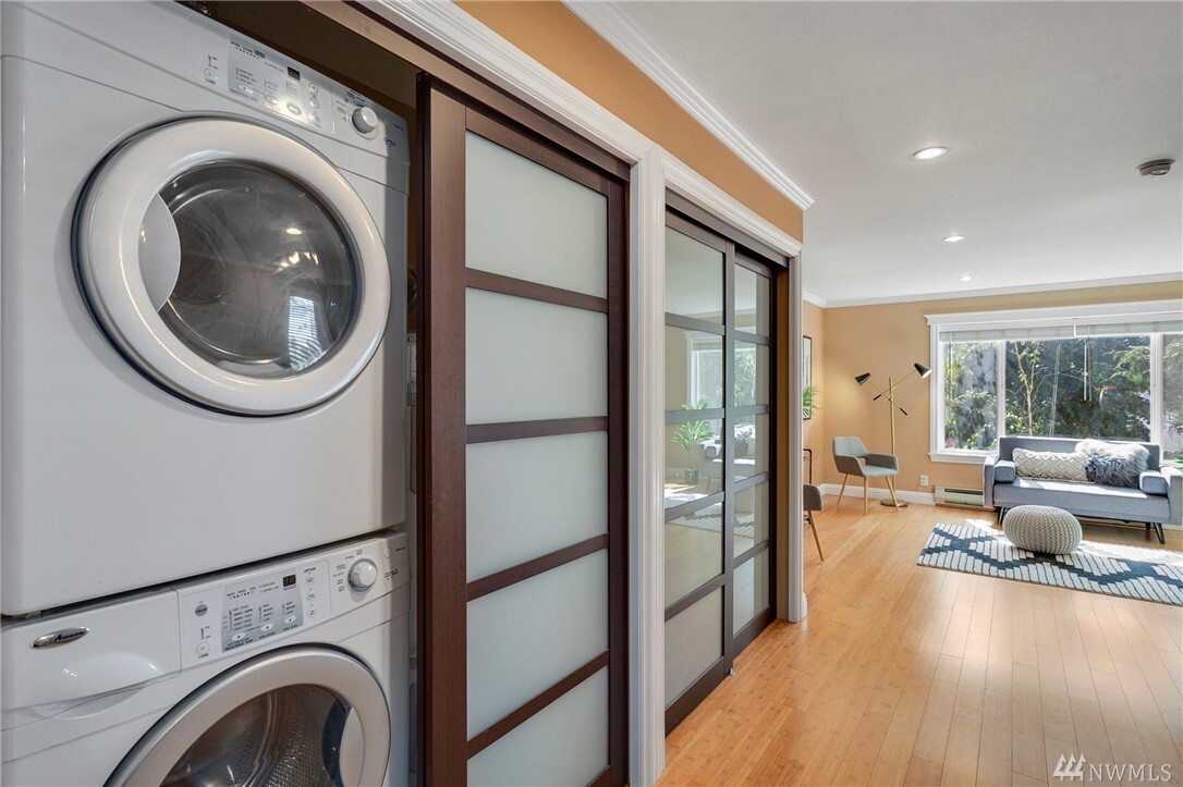 Property Photo: 1154 N 92nd Street 12 WA 98103