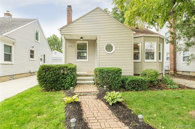 Property Photo:  2421 Cambridge Road  MI 48072 