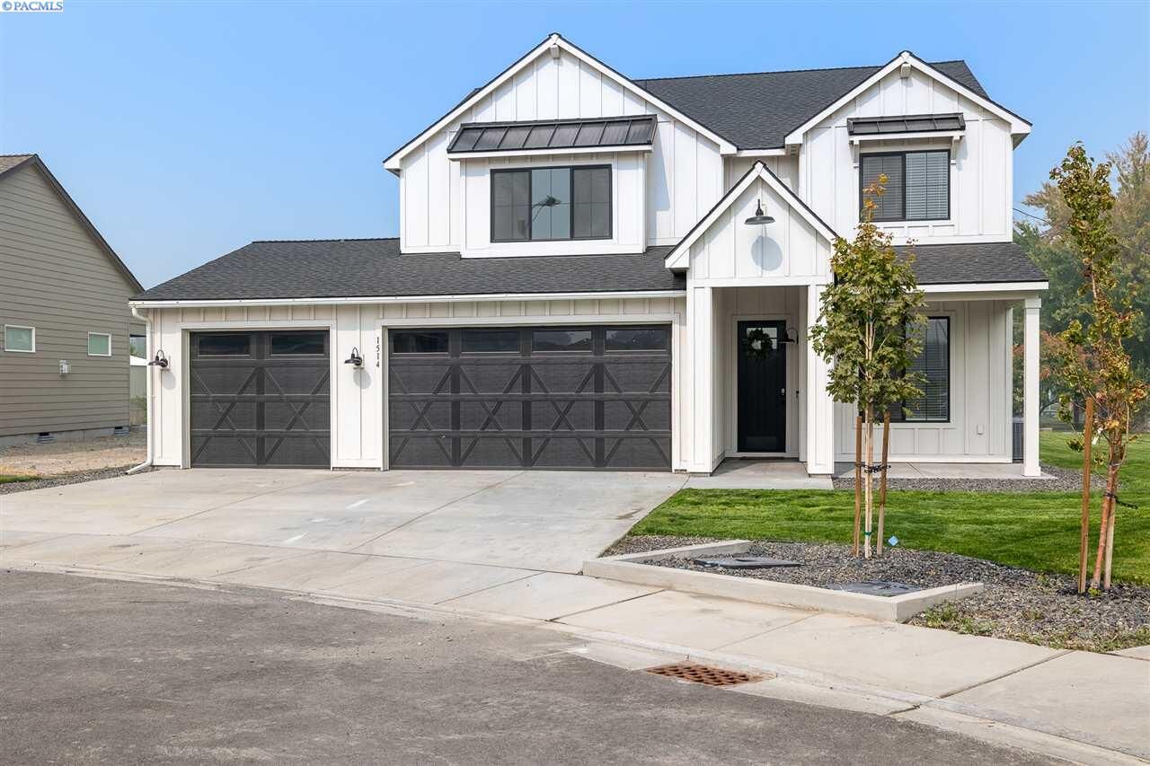 Property Photo: 1514 W 32nd Ave WA 99337-8202