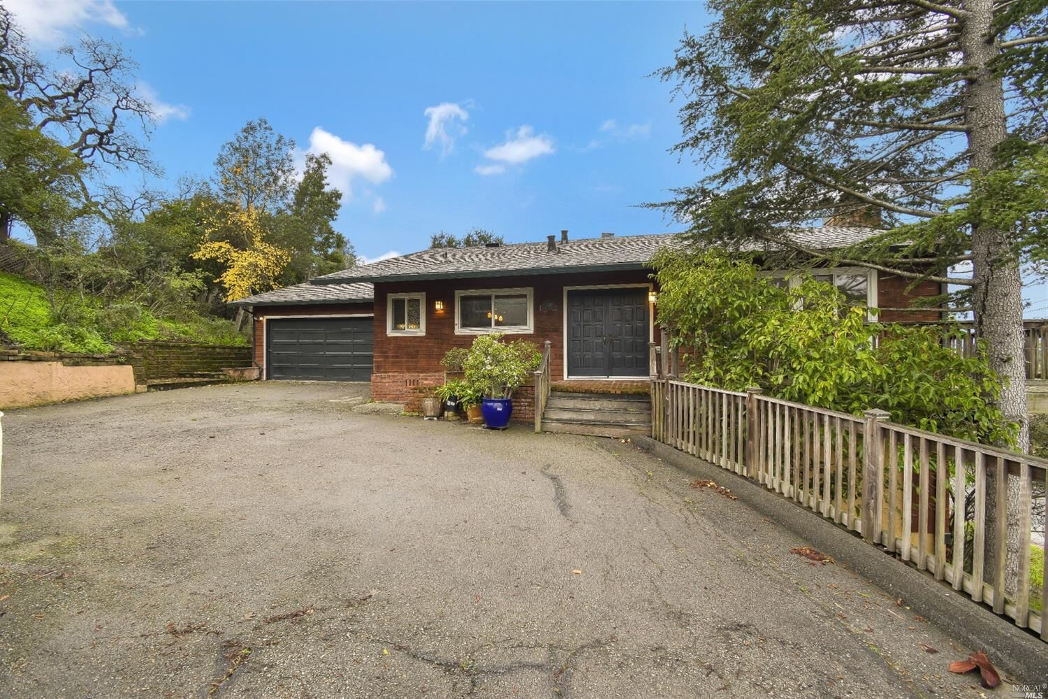 Property Photo:  1370 Grand Avenue  CA 94901 