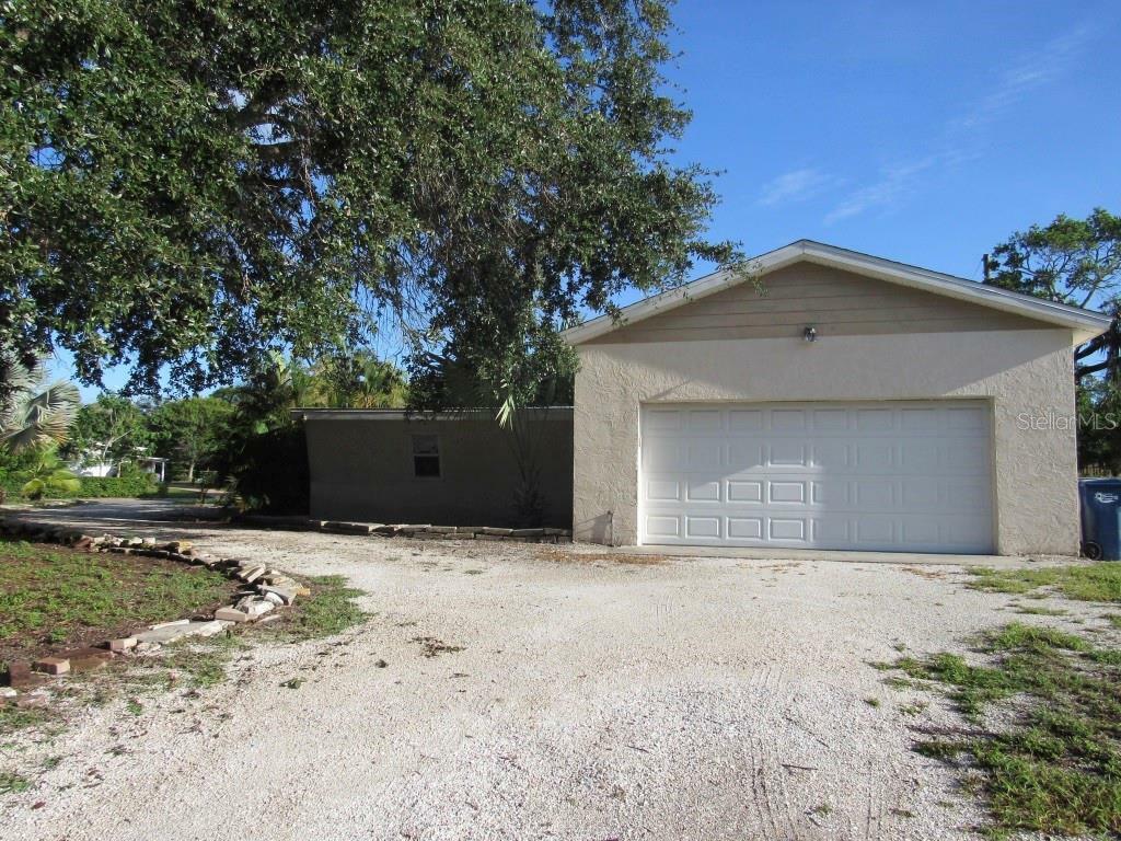 Property Photo:  1501 Dartmouth Drive  FL 34207 