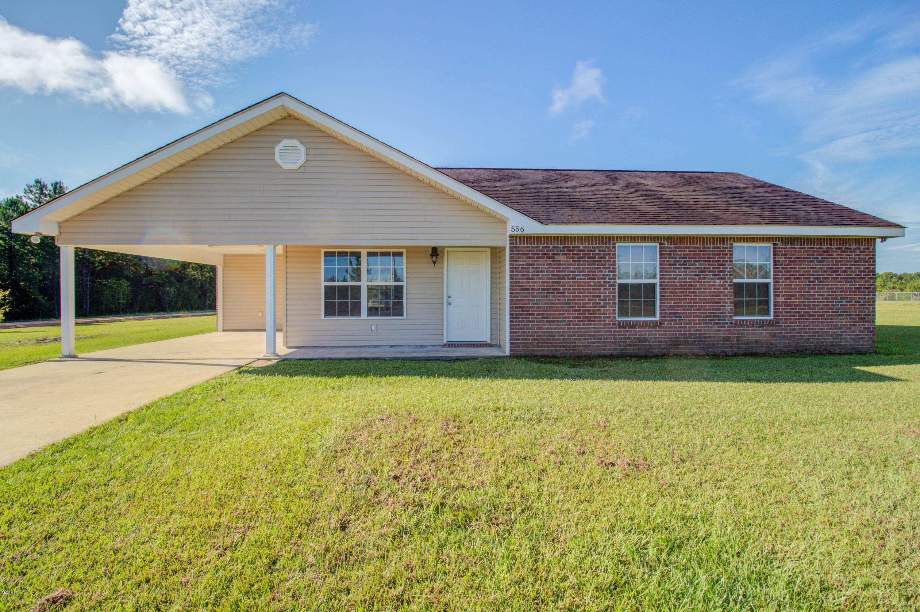 Property Photo:  556 W McHenry Road  MS 39561 