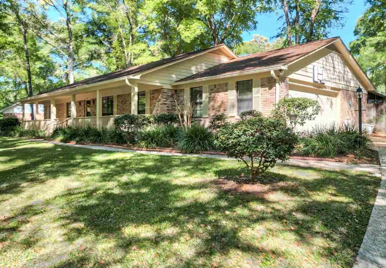 Property Photo: 3929 Royal Oaks Drive FL 32309
