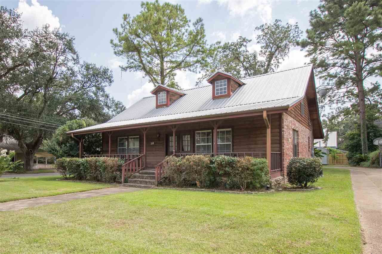 Property Photo:  235 E Franklin Street  FL 32351 