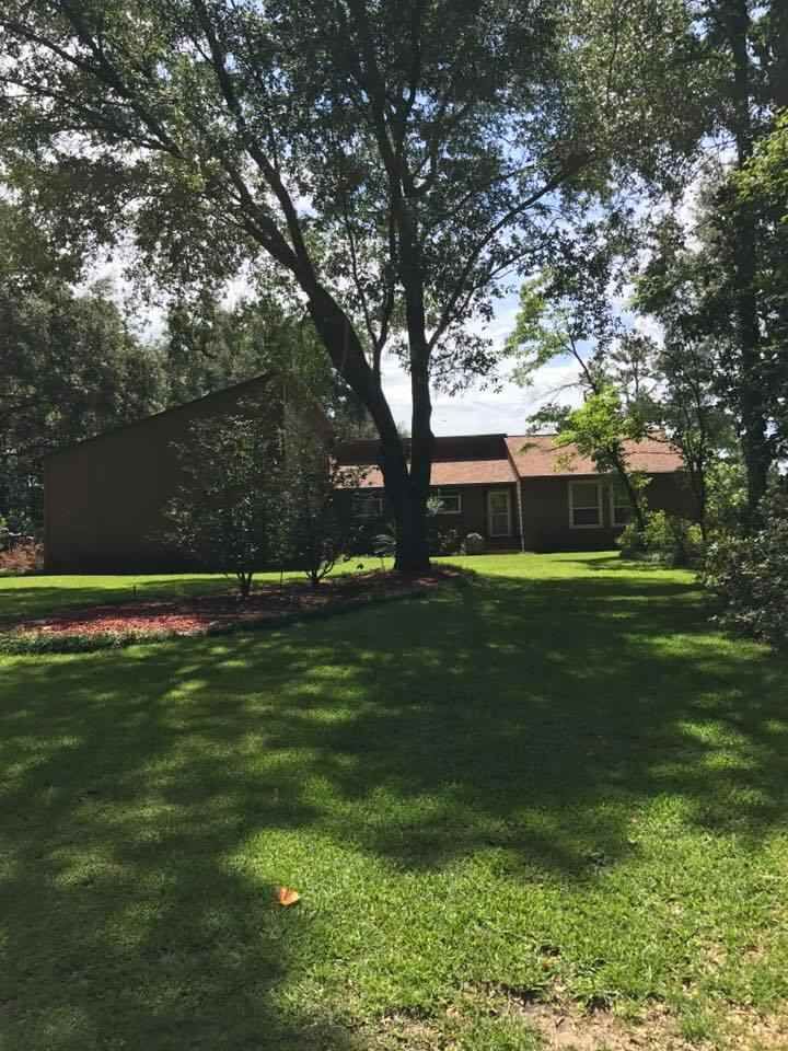 Property Photo:  294 Christian Loop  FL 32333 