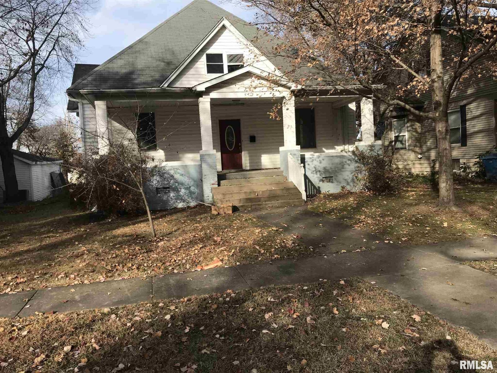 Property Photo: 512 E Thorn IL 62959