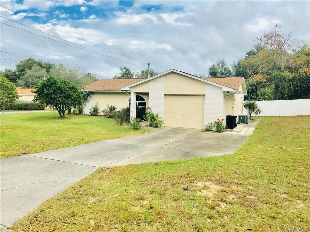 Property Photo: 1026 Rutgers Terrace FL 34452