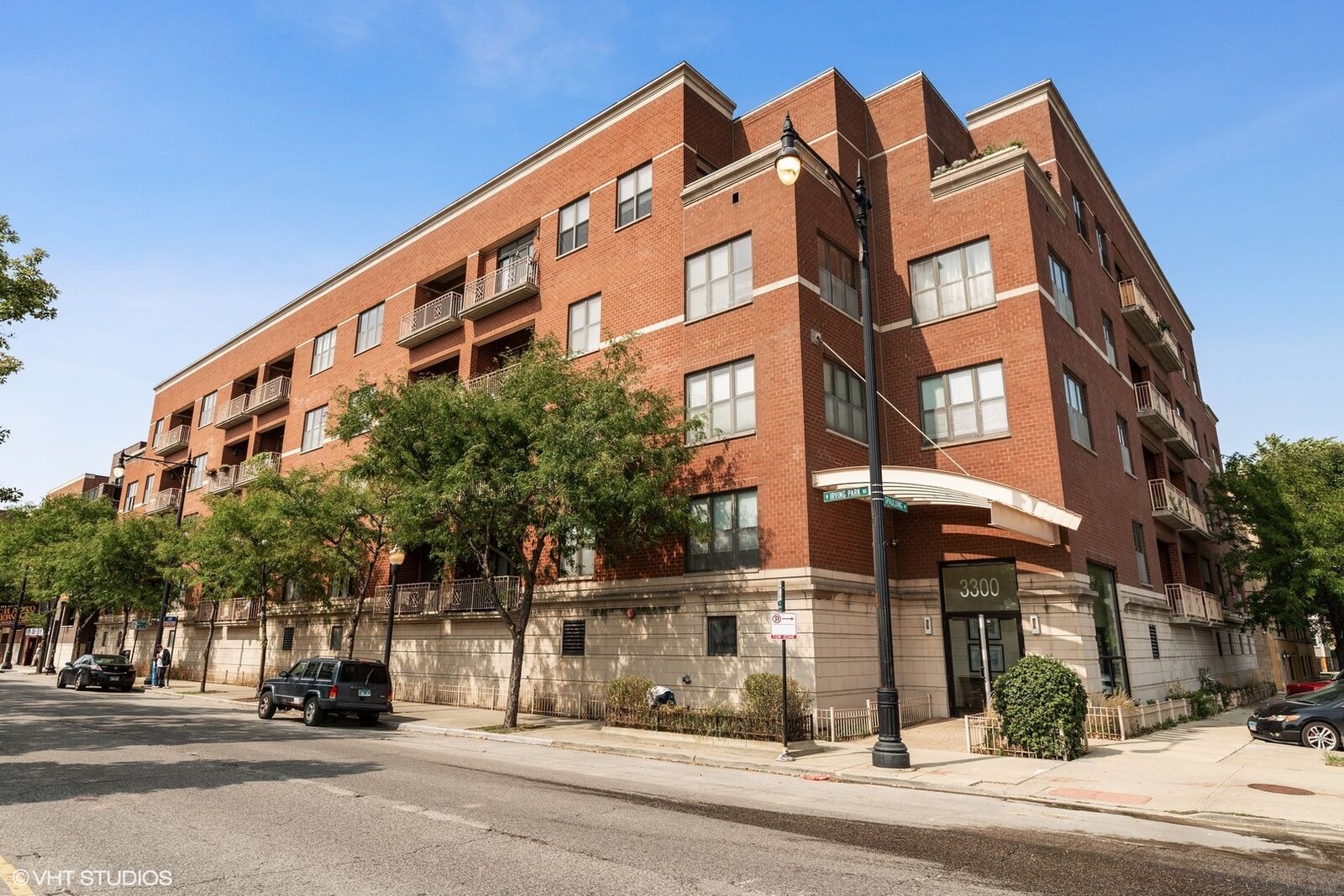 Property Photo: 3300 W Irving Park Road M5 IL 60618