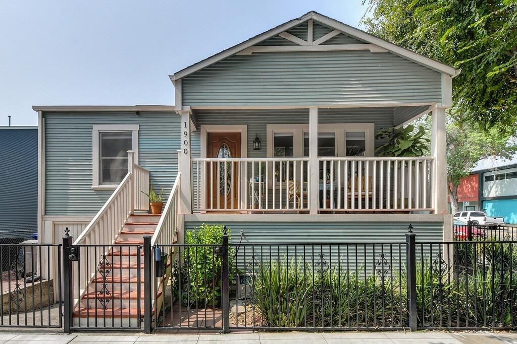 Property Photo:  1900 7th Street  CA 95811 
