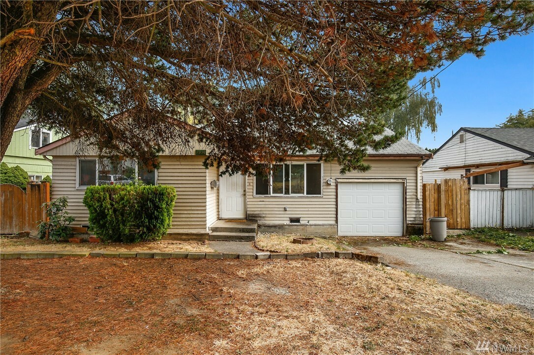 Property Photo:  7934 48th Ave S  WA 98118 