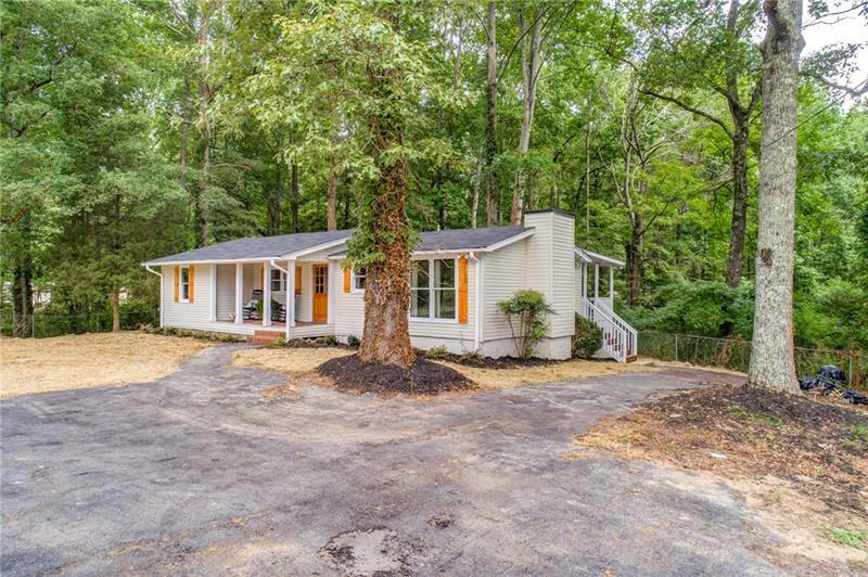 Property Photo:  1390 Knox Bridge Highway  GA 30184 