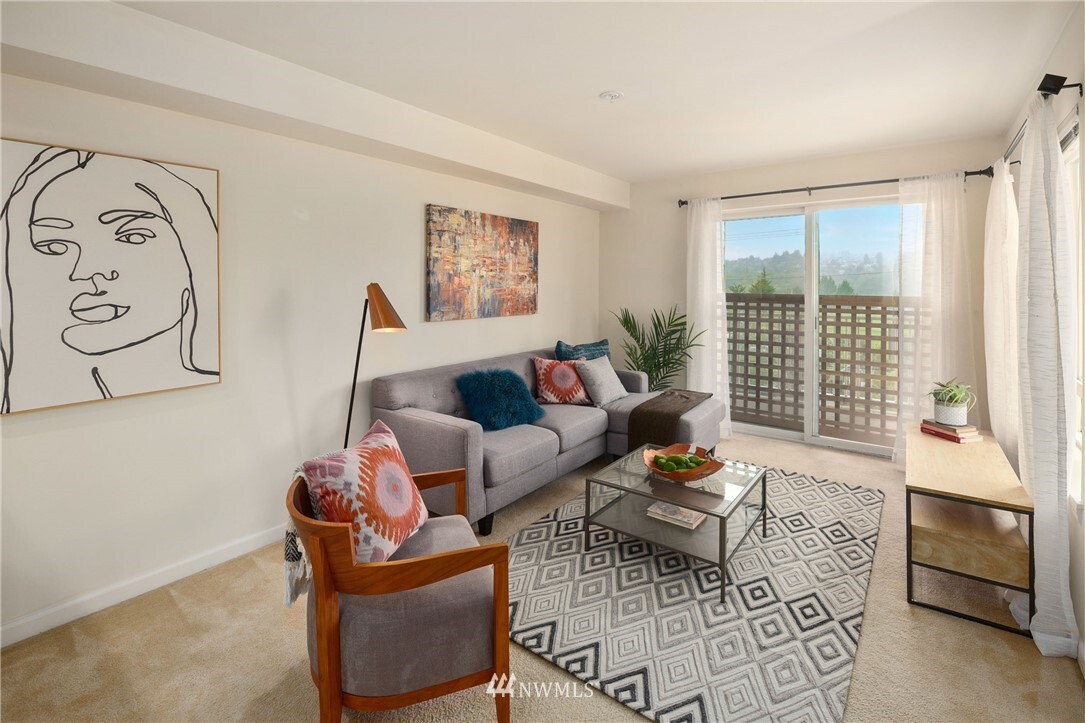 Property Photo: 2530 15 Avenue W 406 WA 98119