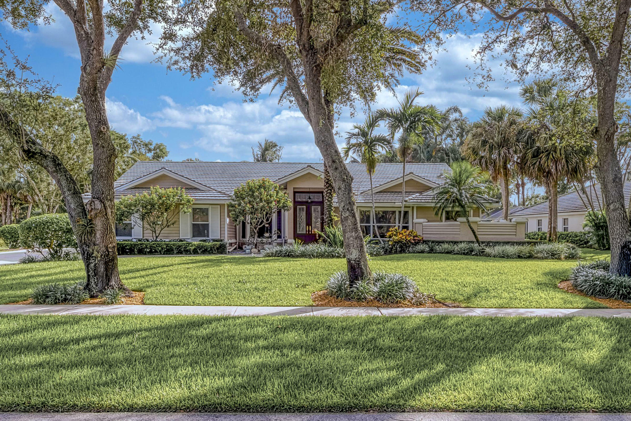 Property Photo:  8370 Whispering Oak Way  FL 33411 