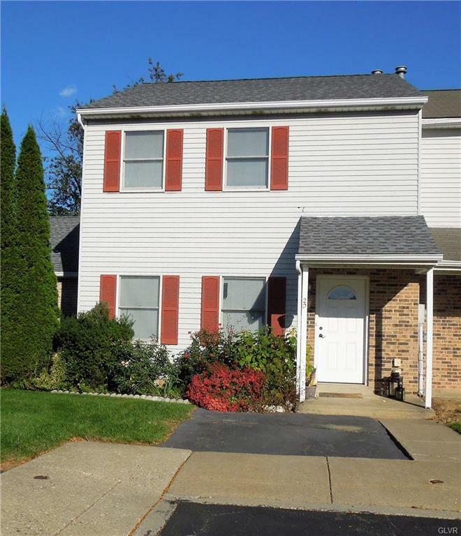 Property Photo:  20 Fort Lee Court  PA 18040 