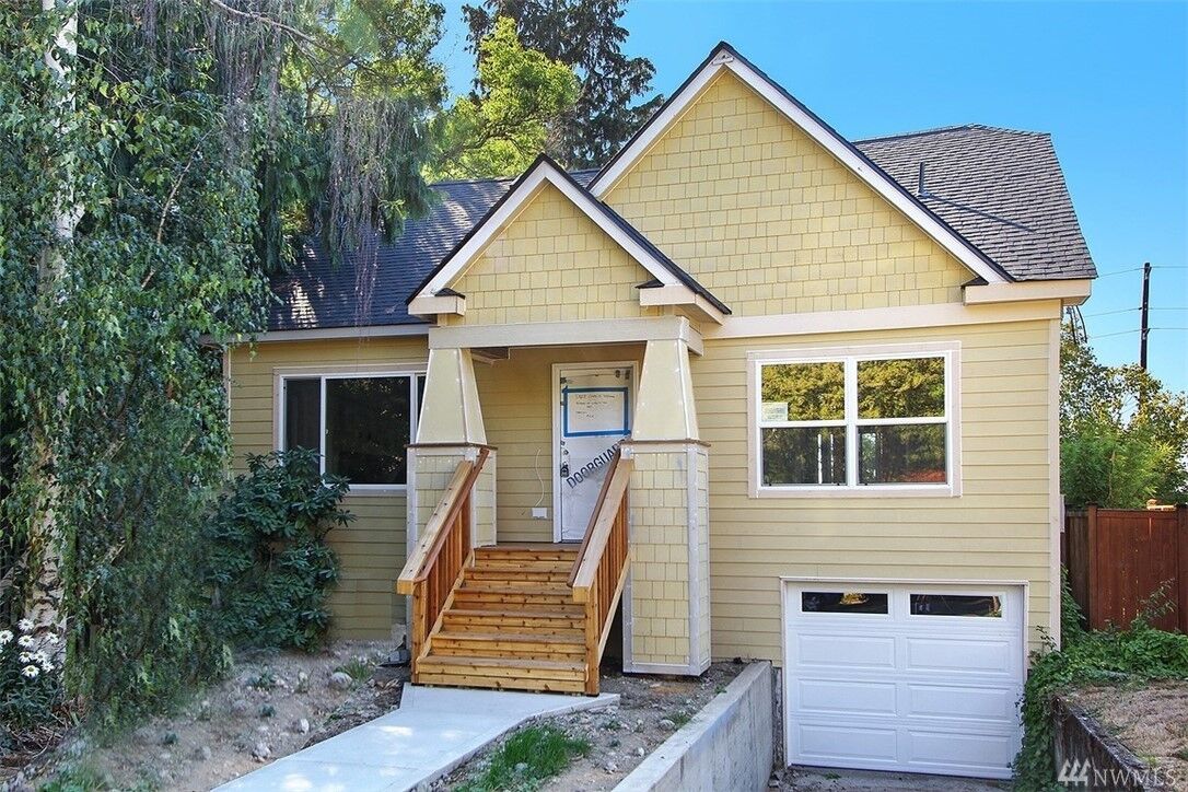 Property Photo:  6511  2nd Avenue NW  WA 98117 