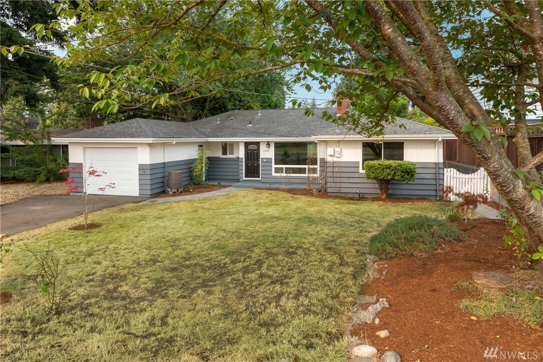 Property Photo:  17029 Fremont Ave N  WA 98133 