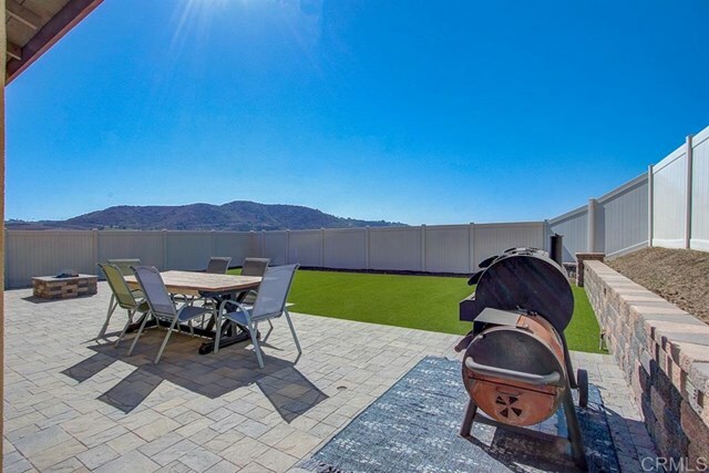 Property Photo: 406 Calabrese St CA 92028