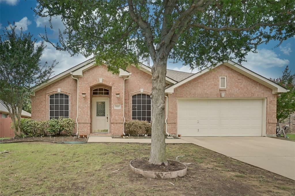 Property Photo:  709 San Antonio Trail  TX 76063 