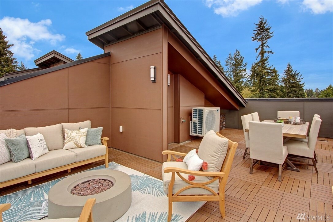 Property Photo: 5501 240th St SW F WA 98043
