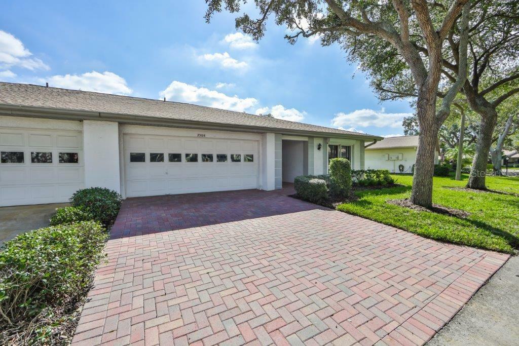 Property Photo:  2508 Langtree Court 305  FL 33573 