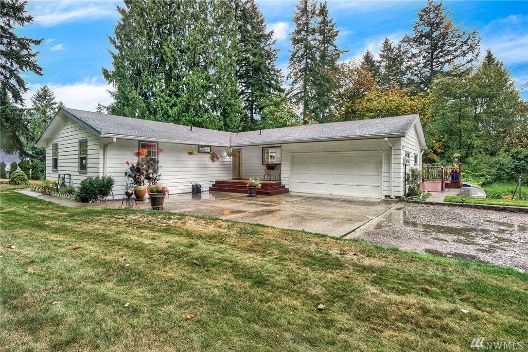 Property Photo:  17209 45th St E  WA 98391 