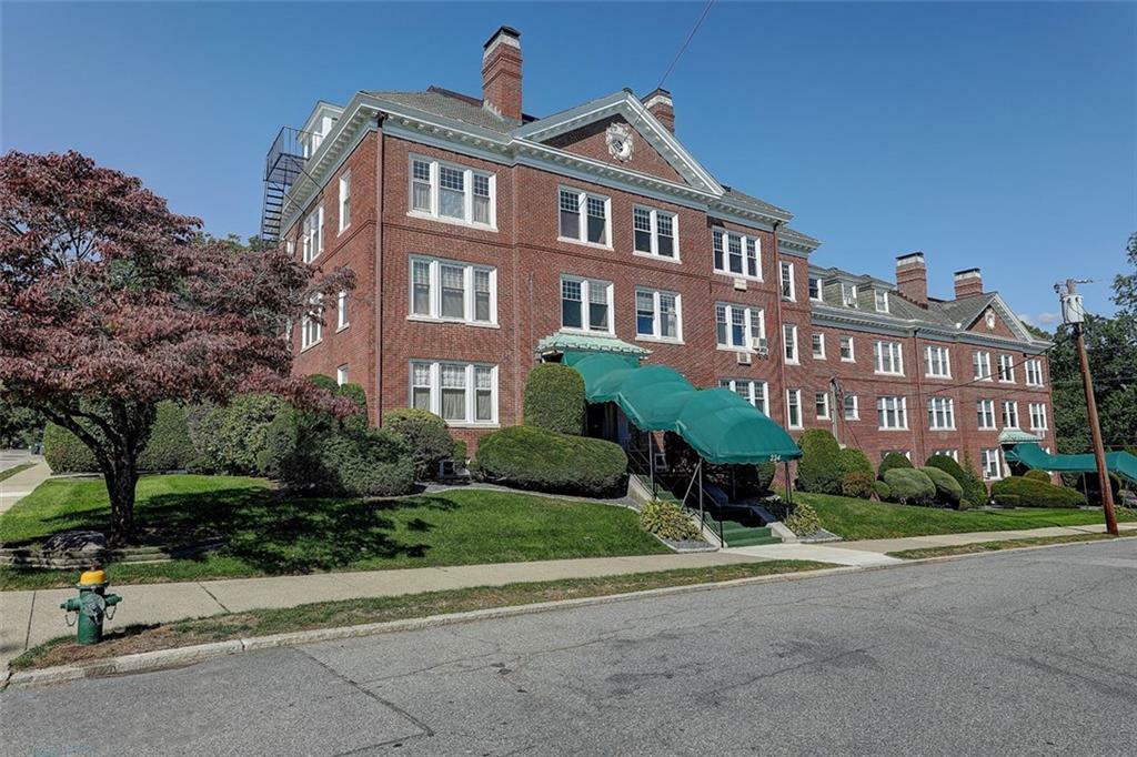 Property Photo:  234 President Av, Unit#2  RI 02906 