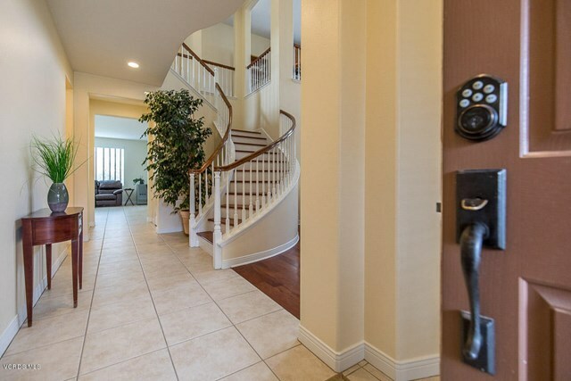 Property Photo:  435 Calle Veracruz  CA 91320 
