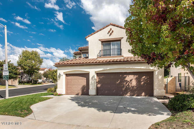 Property Photo:  574 Camino Del Sol  CA 91320 