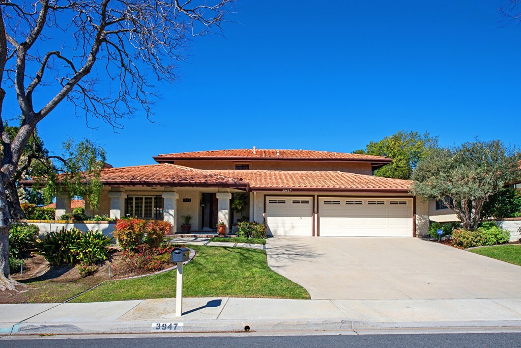 3947 Calle Del Sol  Thousand Oaks CA 91360 photo