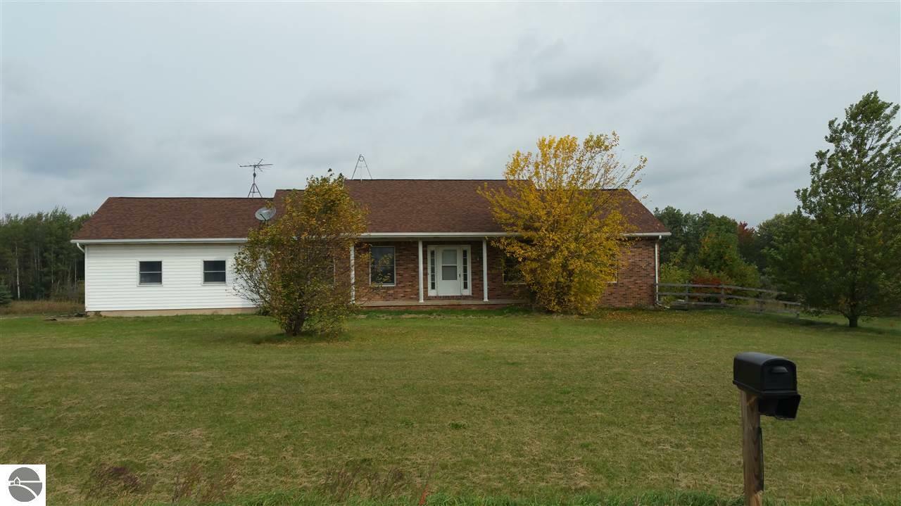 656 Jackson Road  Blanchard MI 49310 photo