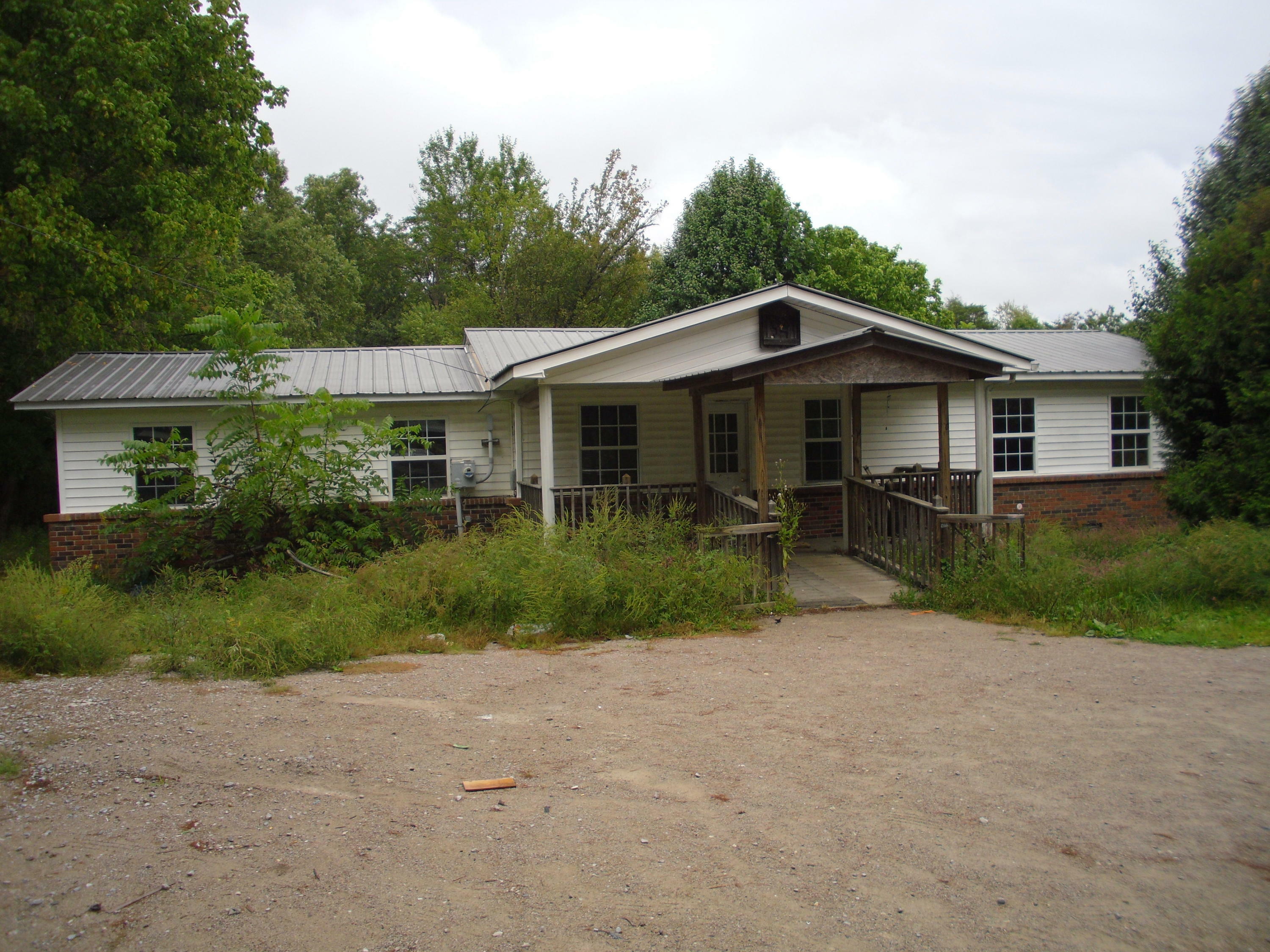 Property Photo:  2371 Roslin Rd  TN 38556 