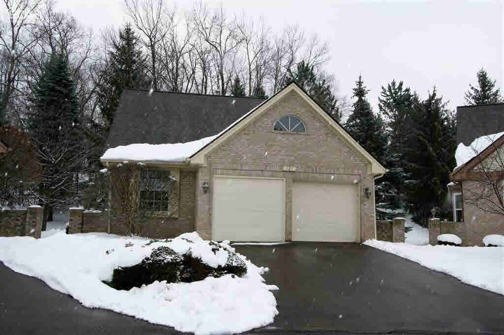 Property Photo: 727 Leafy Hollow Court MI 48430-2281