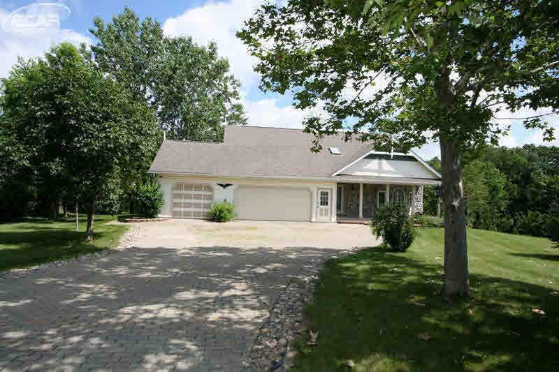 Property Photo:  2549 Rushbrook Drive  MI 48433 