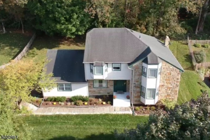 Property Photo:  15 Knob Hill Road  NJ 07840 