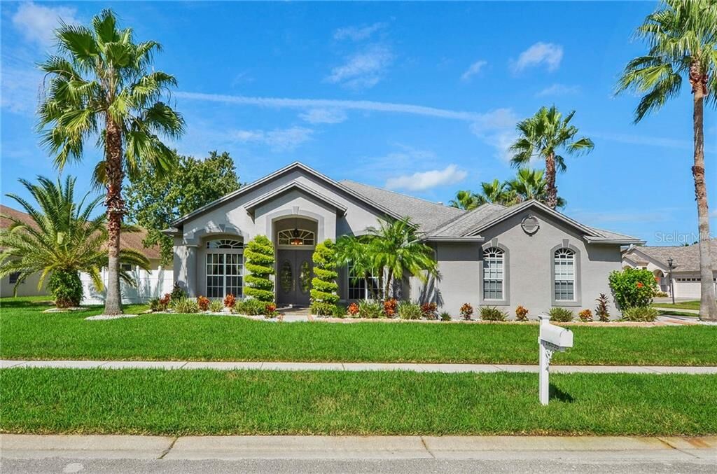 Property Photo:  18305 Eastwyck Drive  FL 33647 