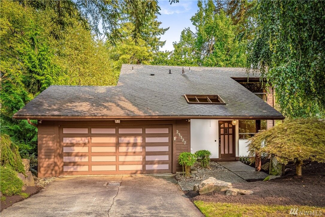 Property Photo:  23327 19th Place W  WA 98021 