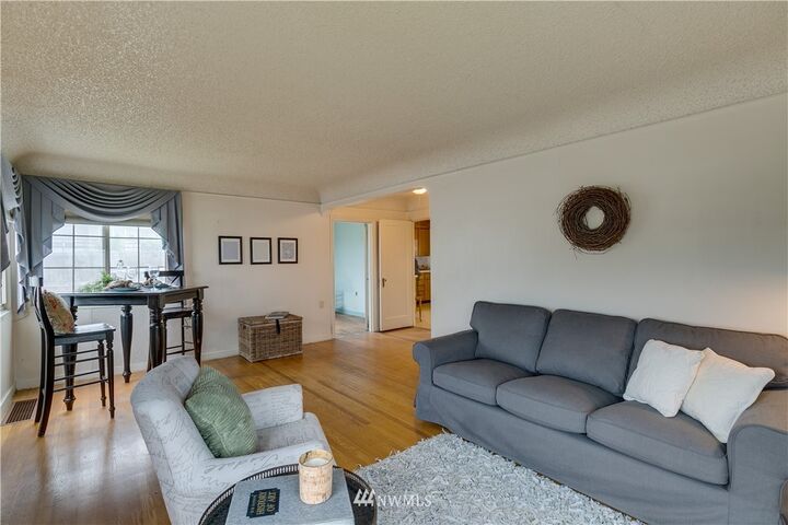 Property Photo:  4103 SW 100th Street  WA 98146 