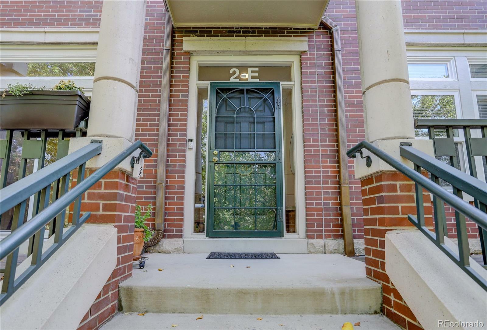 Property Photo:  2 Garfield Street E  CO 80206 